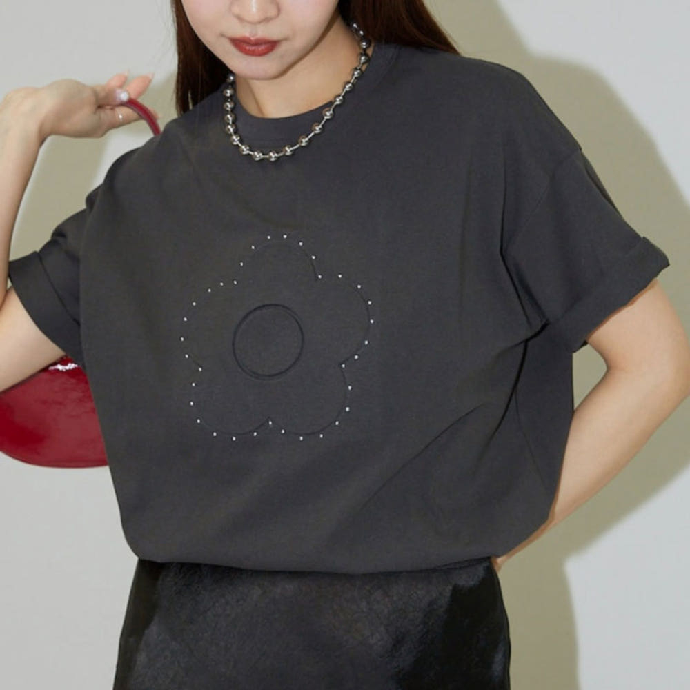 퍼블럭스 MARY QUANT 스터드 첨부 엠보 아트 티셔츠 3컬러 3223375300009