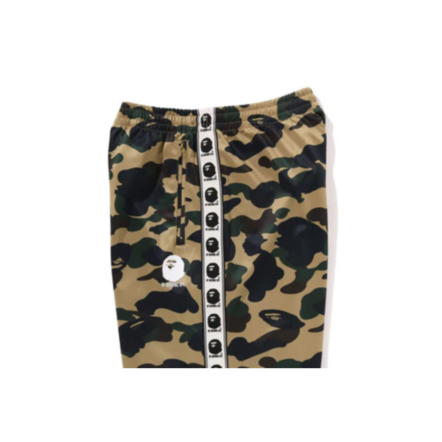 베이프 1ST 카모 루즈핏 트랙 팬츠 2컬러 1L80152009