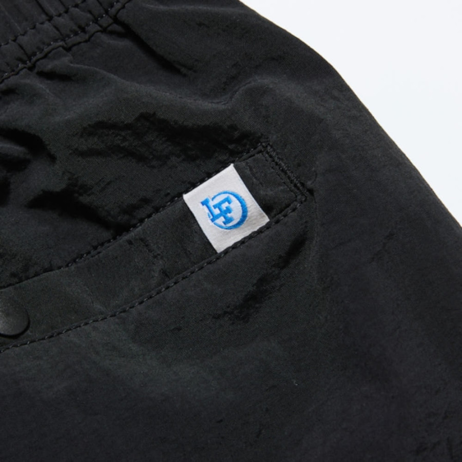 프릭스스토어X로손 로손프릭 패커블 나일론 액티브 반바지 블랙 1244403600001