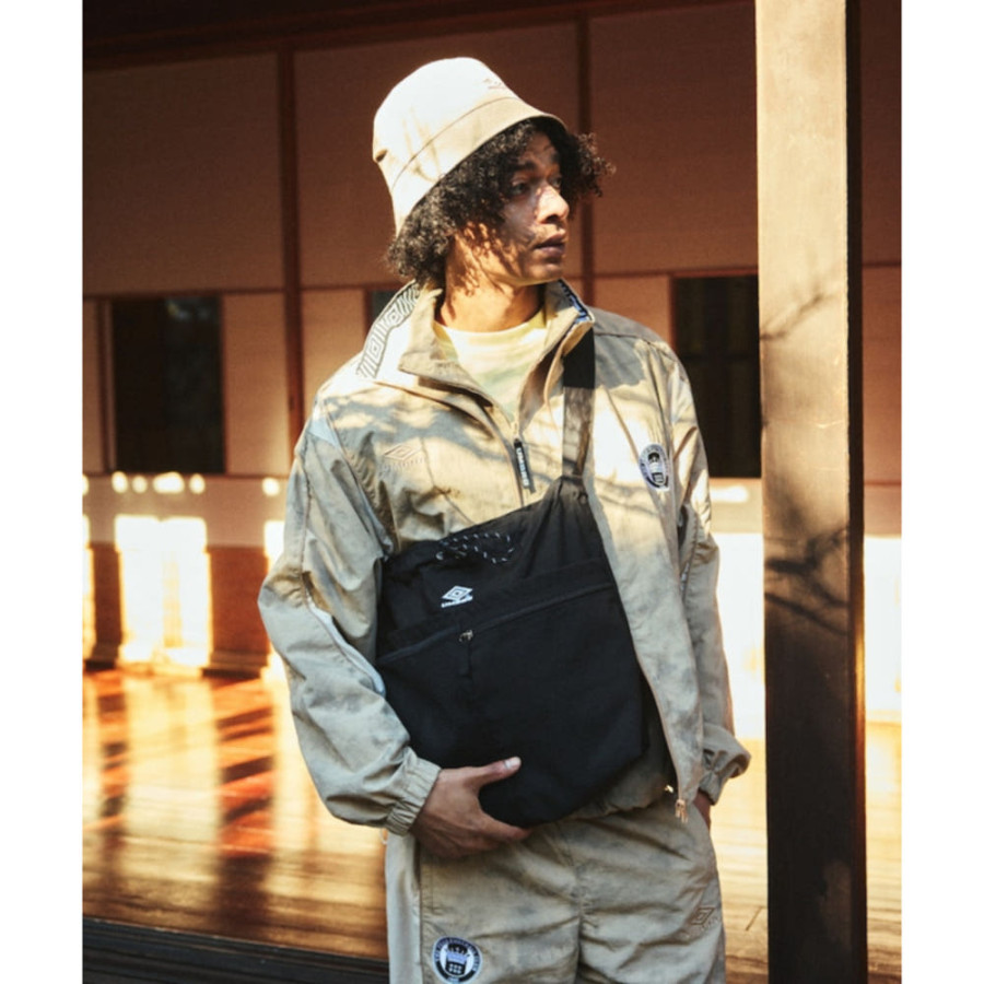 프릭스스토어 엄브로 별주 나일론 코드 부착 가방 3컬러 1162394400005